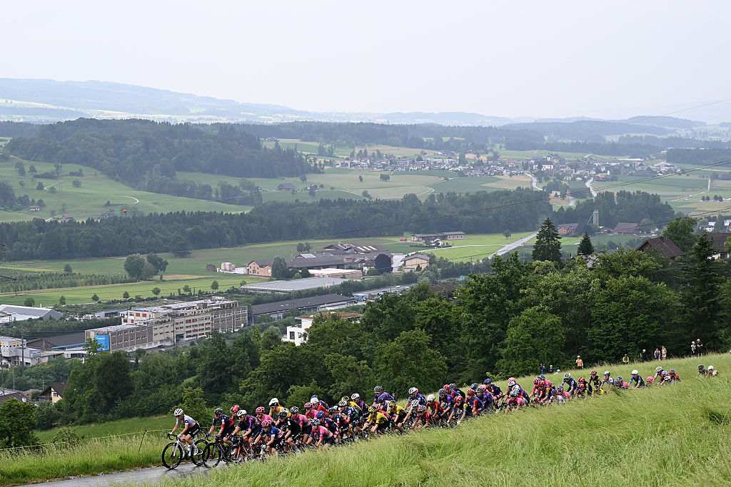 KUSNACHT, SWITZERLAND - JUNE 15: A general view of the pelotonclimbing to the Michaelskreuzstrasse (774m) during the 5th Tour de Suisse Women 2025, Stage 4 a 129.4km at stage from Kusnacht to Kusnacht / #UCIWWT / on June 15, 2025 in Kusnacht, Switzerland. (Photo by Tim de Waele/Getty Images)