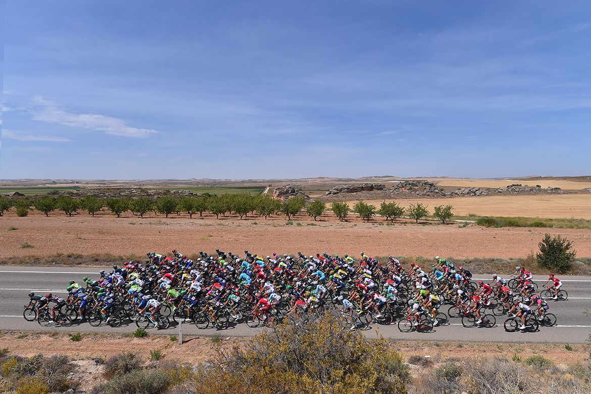 The peloton on stage 16 of the Vuelta a Espana