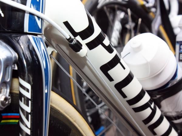 Saxo Bank uses sealed Gore Ride-On derailleur cables to help maintain shifting performance in bad weather.