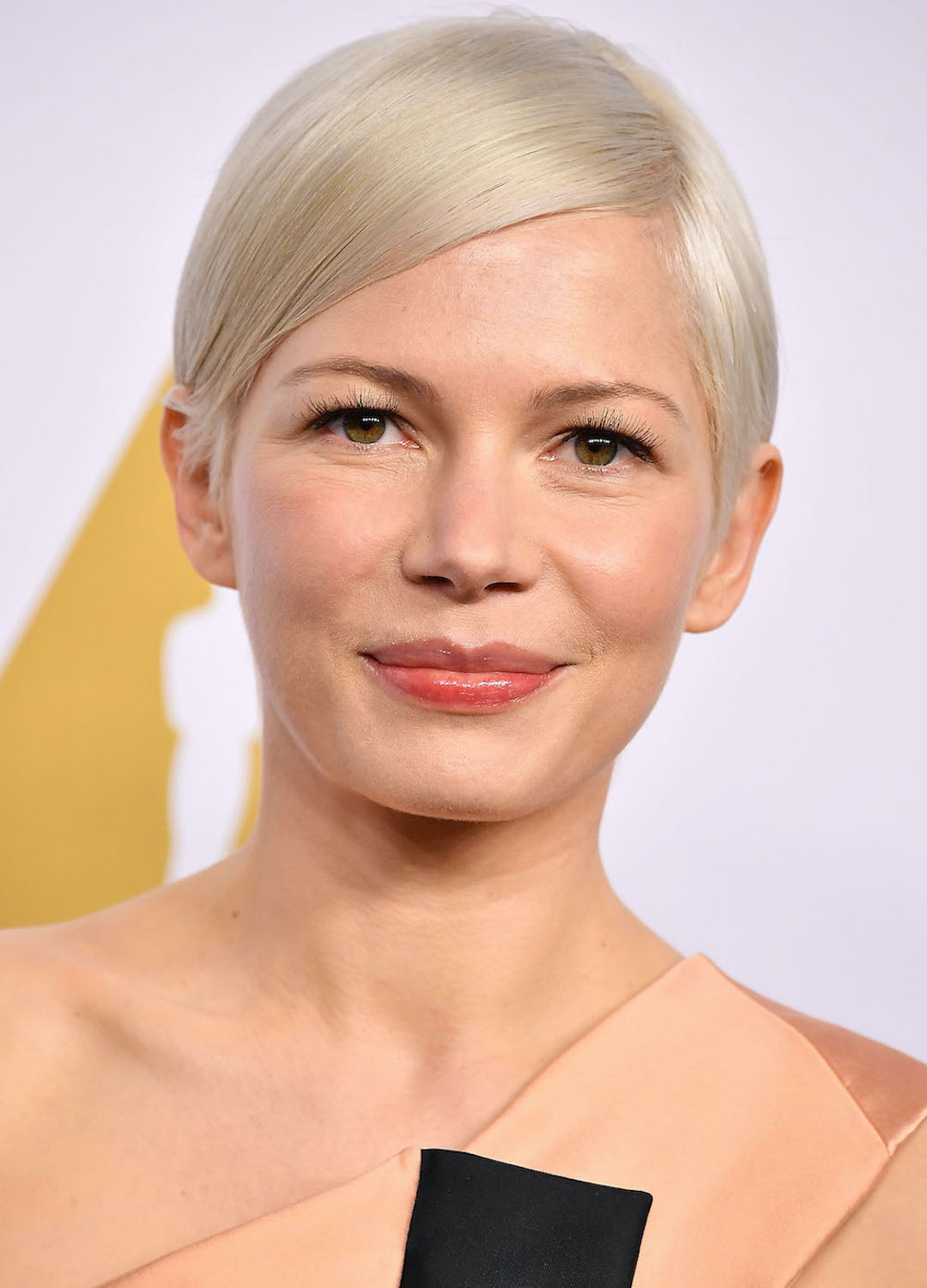 Michelle Williams arrives at the 89th Annual Academy Awards Nominee Luncheon at The Beverly Hilton Hotel on February 6, 2017 in Beverly Hills, California