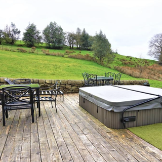 outdoor decking with hot tub