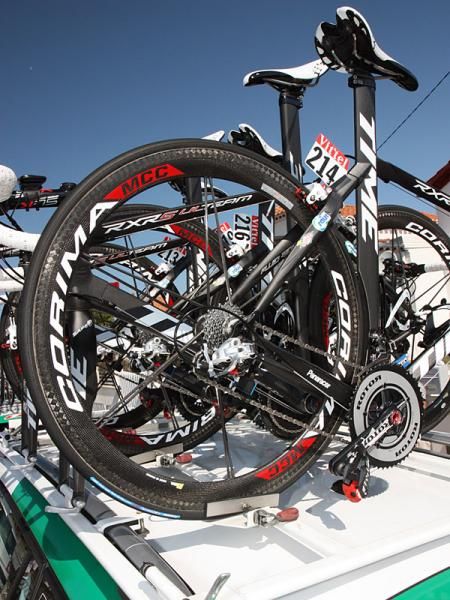 Corima provides Saur-Sojasun with two different versions of its carbon tubular wheels.