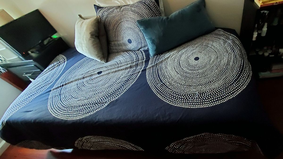 Leesa Original Mattress with sheets on