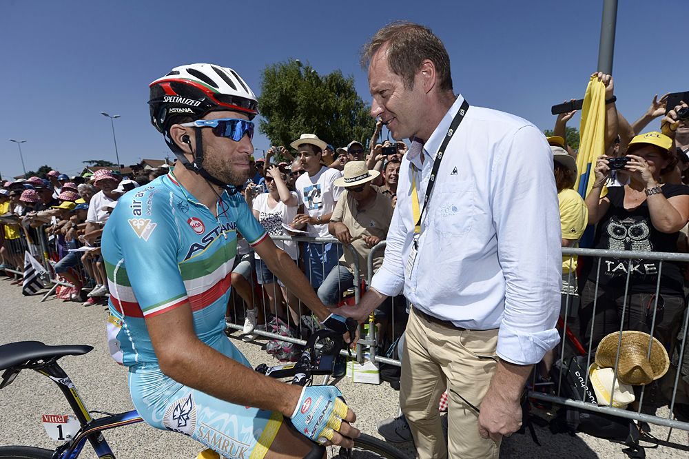 Vincenzo Nibali (Astana) speaks with Christian Prudhomme