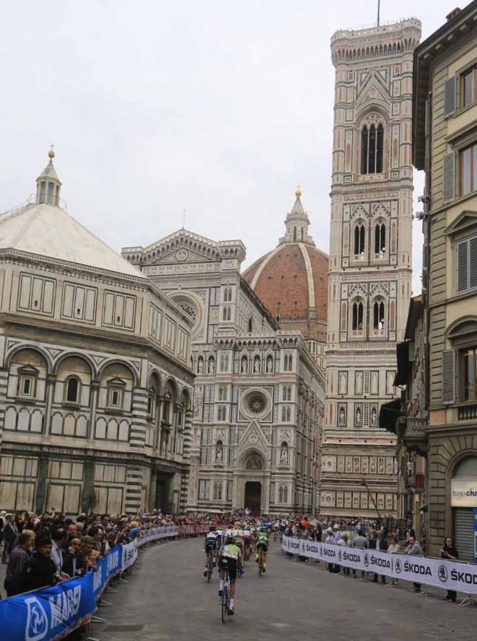 The world championships junior men's road race passes the Duomo in Florence.