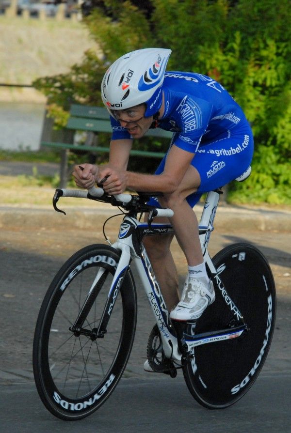 Freddy Bichot (Agritubel) rides to a tenth place.