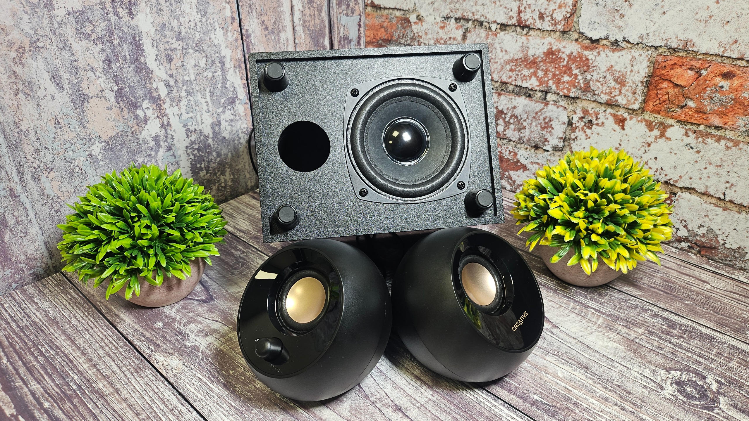 The downward firing subwoofer of the Creative Pebble Plus