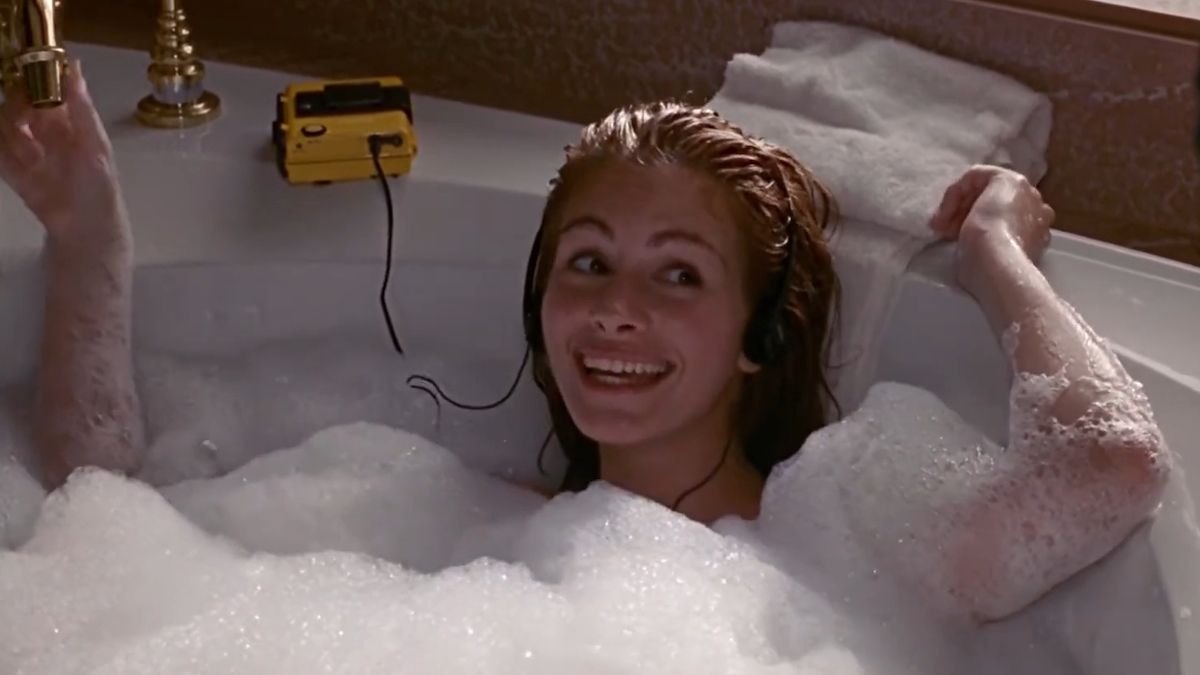Julia Roberts dazzles in a bathtub in Pretty Woman 