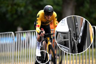 Rohan Dennis riding an aero-modified road bike at the TDU prologue, with a highlight on the 1x chainset