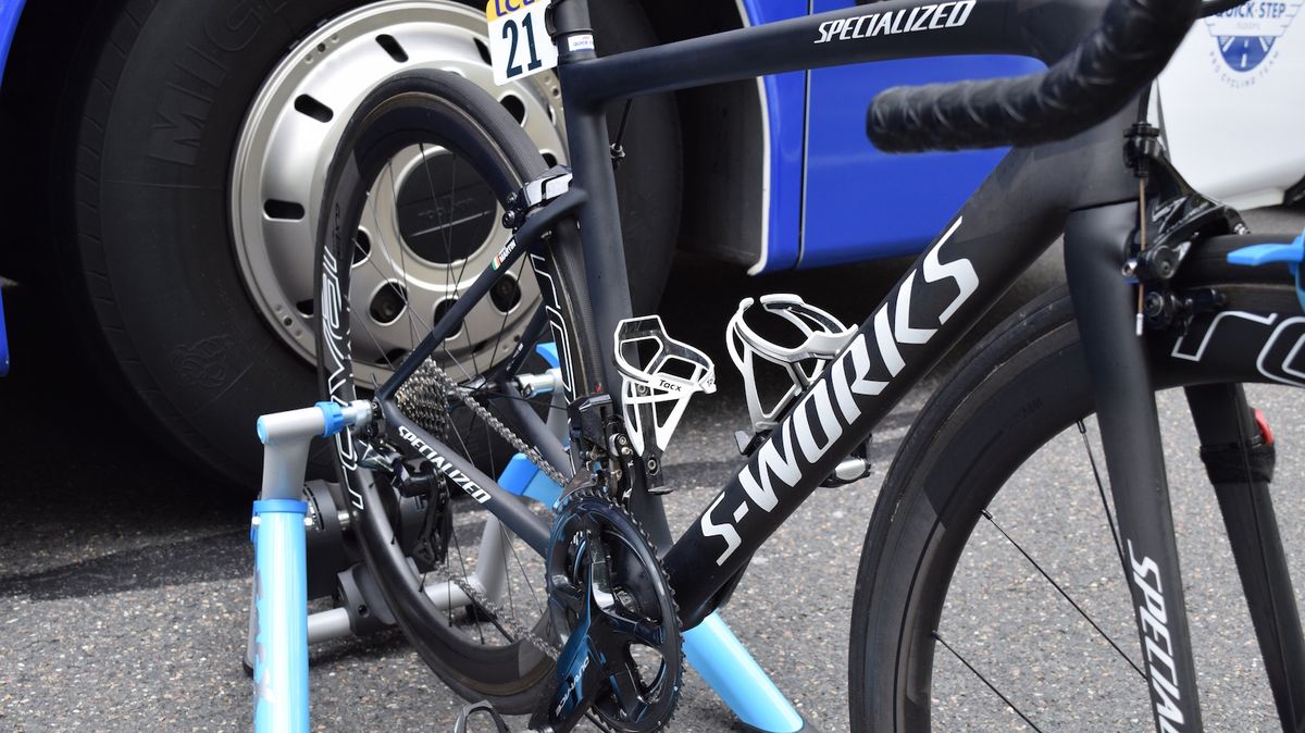 A matt carbon finish on the Specialized