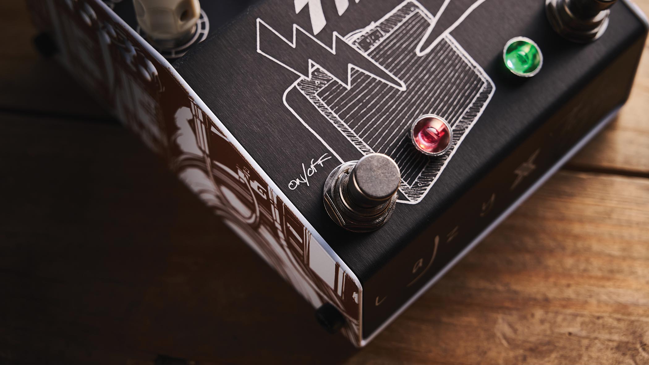 ThorpyFX x Lazy J The J: Analogue amp emulator based on the Lazy J J 20 amplifier