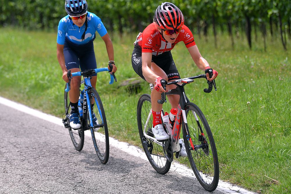 Leah Kirchmann (Sunweb) and Paula Pati&ntilde;o (Movistar) attack during stage 7 of the Giro Rosa