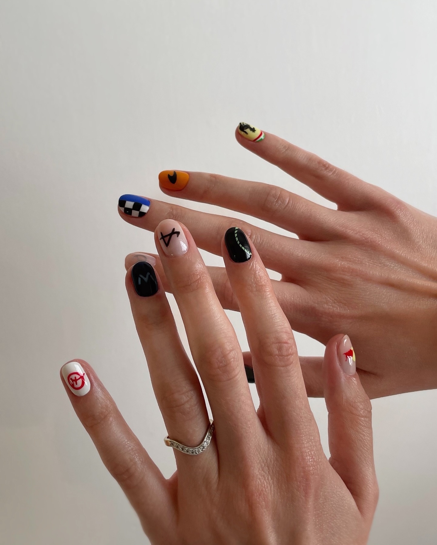 nail art on short nails