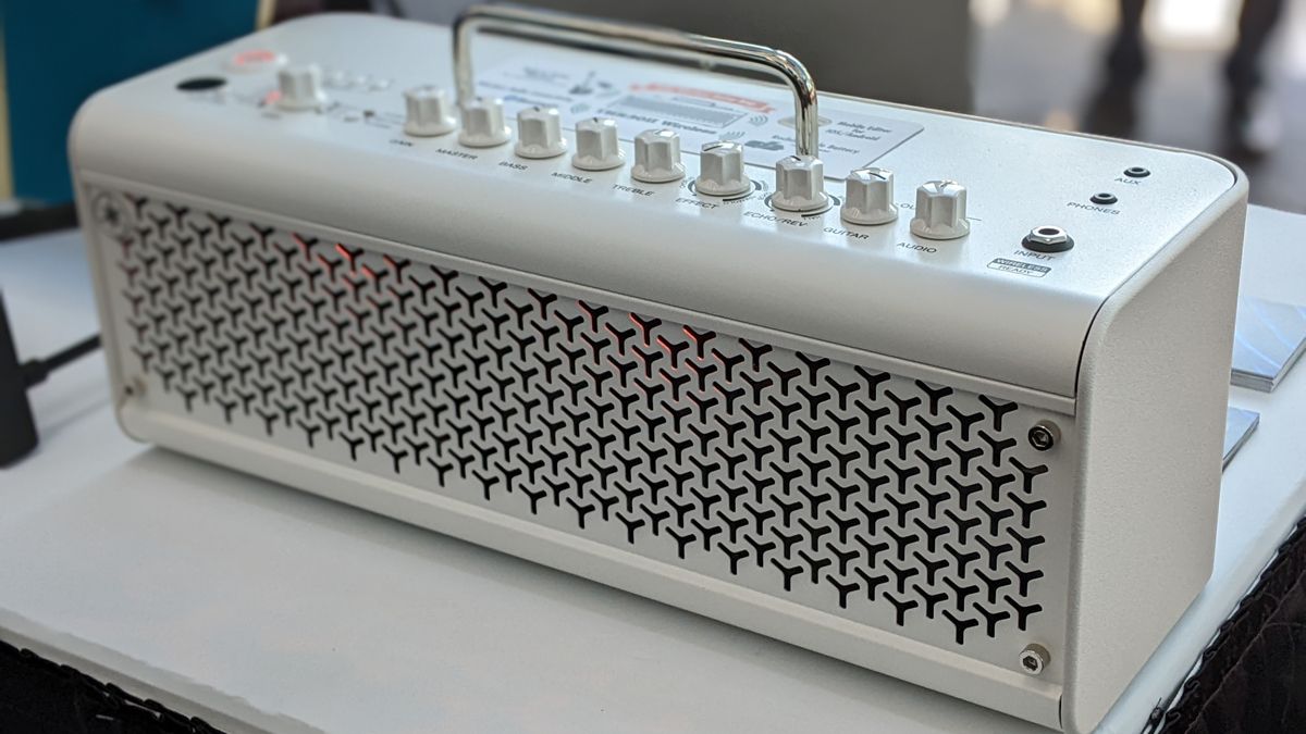 Yamaha's THR30II desktop amp in white and black finishes