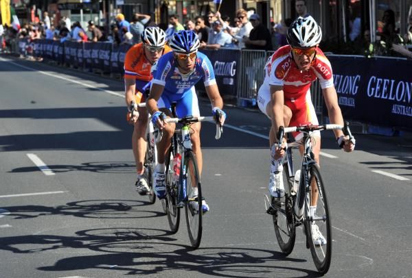 Vincenzo Nibali (Italy) and Chris Anker Sorensen (Denmark) at the front.