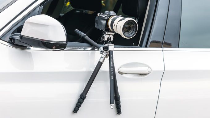 The Silence Corner Viperpod has a retractable hook for clinging to objects