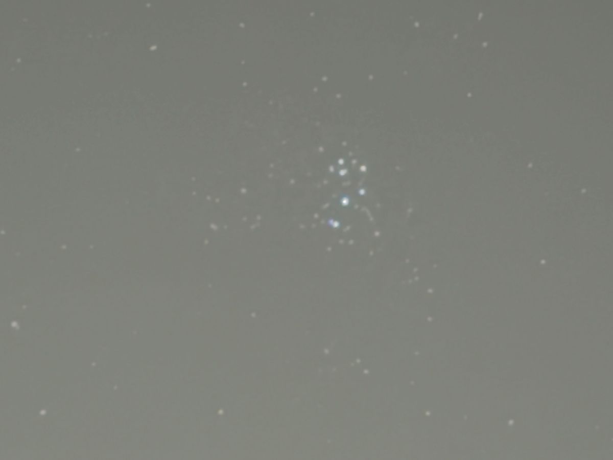 Apple iPhone 17 Pro astrophotography the Pleiades.