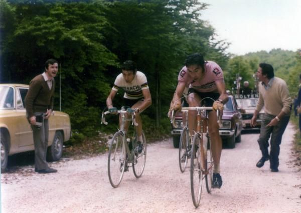 Eddy Merckx leads Felice Gimondi in the 1974 Giro d'Italia