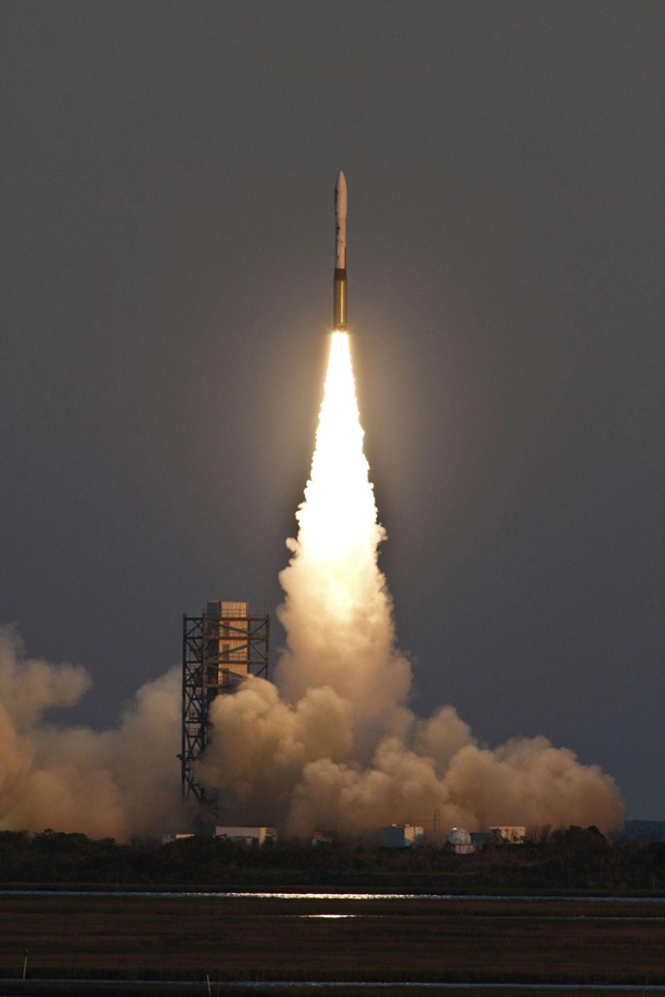 An Orbital Sciences Minotaur 1 rocket blasts off with the Air Force&#039;s TacSat-3 satellite onboard. 