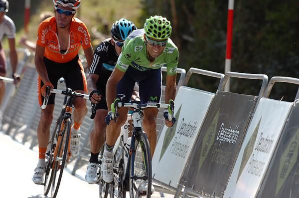 Alejandro Valverde (Movistar) powers to the finish line at Fuente D&eacute; for second place on the stage plus a move to second overall.