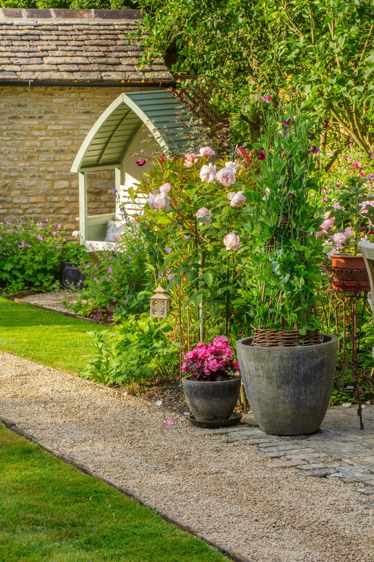 Real garden be inspired by this cottage garden in the Cotswolds Real