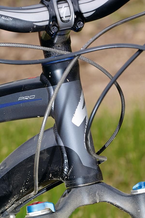 An integrated headset allows for a lower front end with the 120mm fork