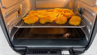 Nuggets and chips in the Tower Air Fryer Oven