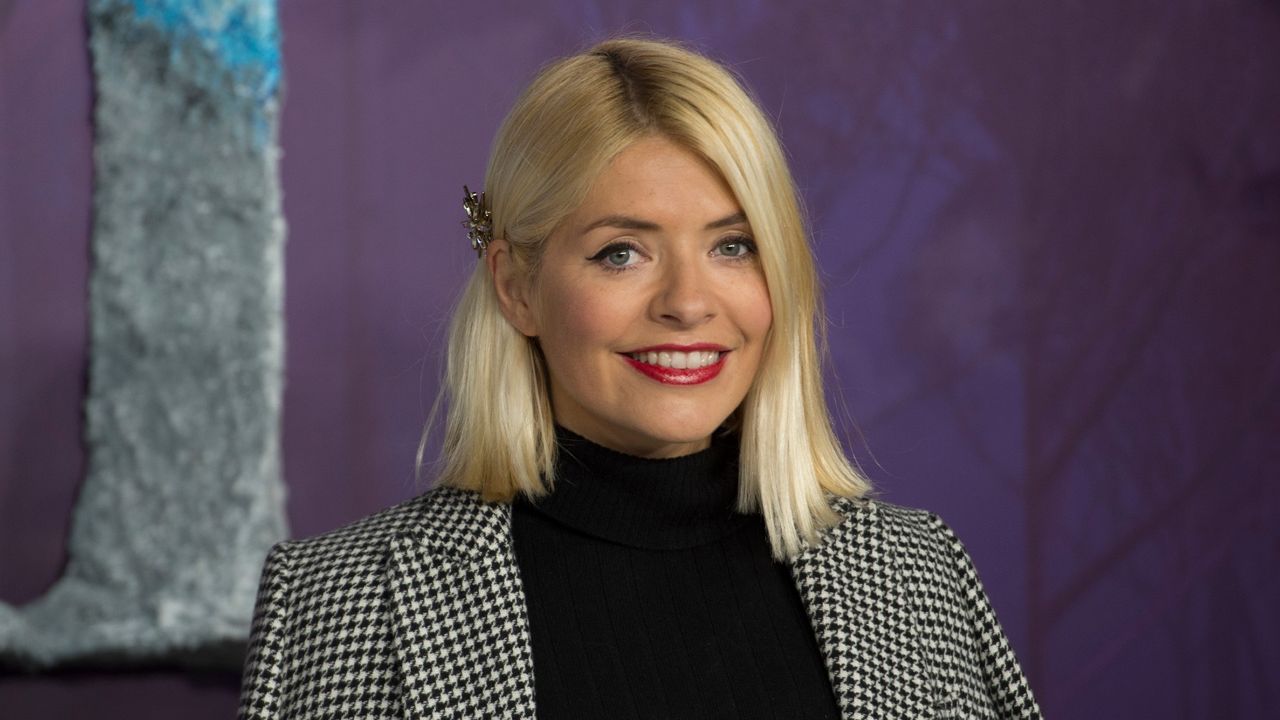 Holly Willoughby attends the &quot;Frozen 2&quot; European premiere at BFI Southbank on November 17, 2019 in London, England.