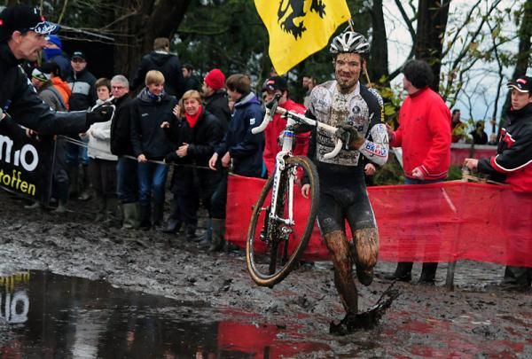 Niels Albert (BKCP - Powerplus) en route to a podium finish in Hamme-Zogge.