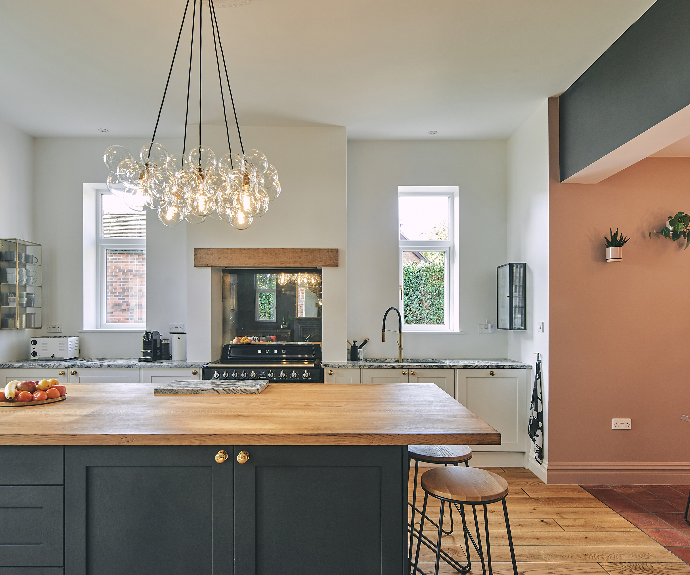 kitchen diner with double-sided fireplace