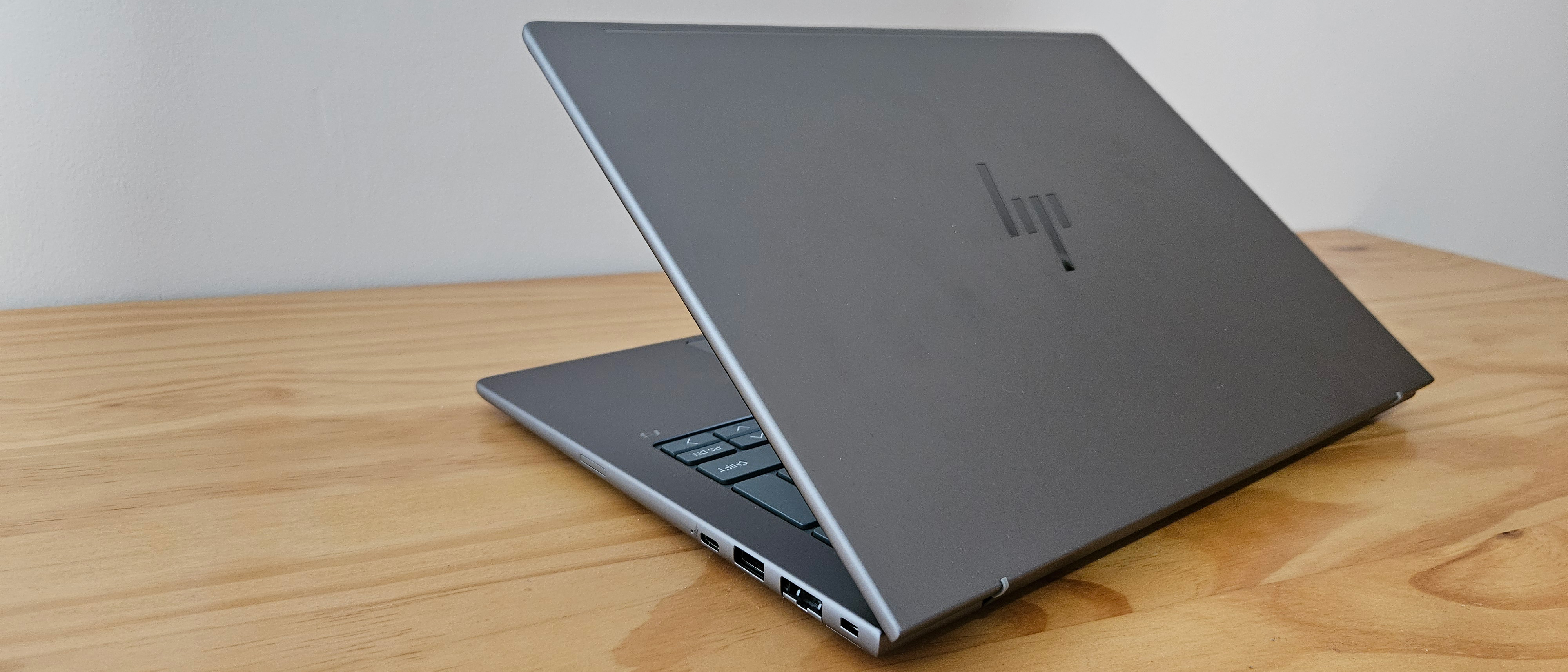 The HP ZBook 8 G1ak 14 on a desk