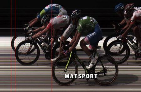 Kenny Robert Van Hummel (Skil - Shimano) wins the stage in a photo finish. Andr&eacute; Greipel (Omega Pharma-Lotto) was second.