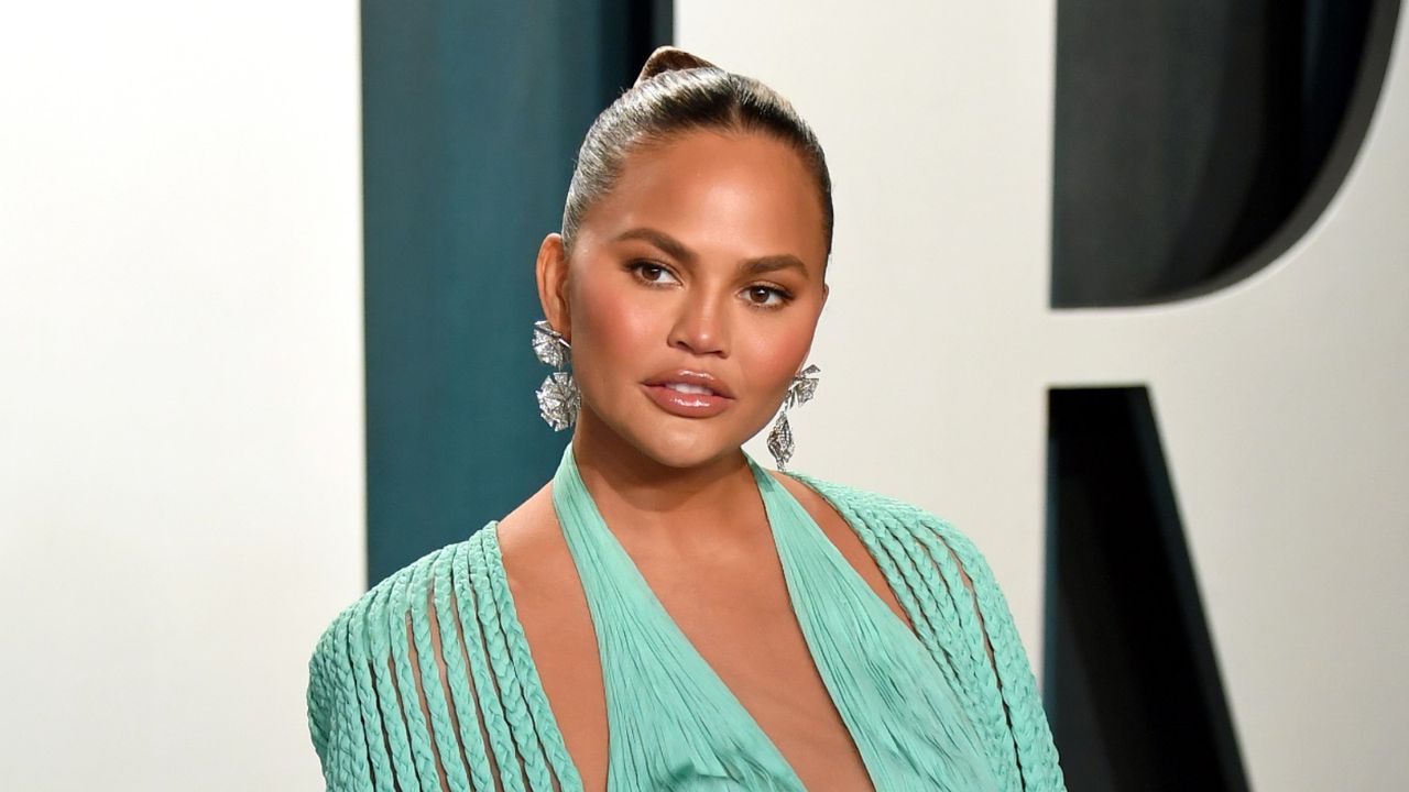 Chrissy Teigen attends the 2020 Vanity Fair Oscar Party