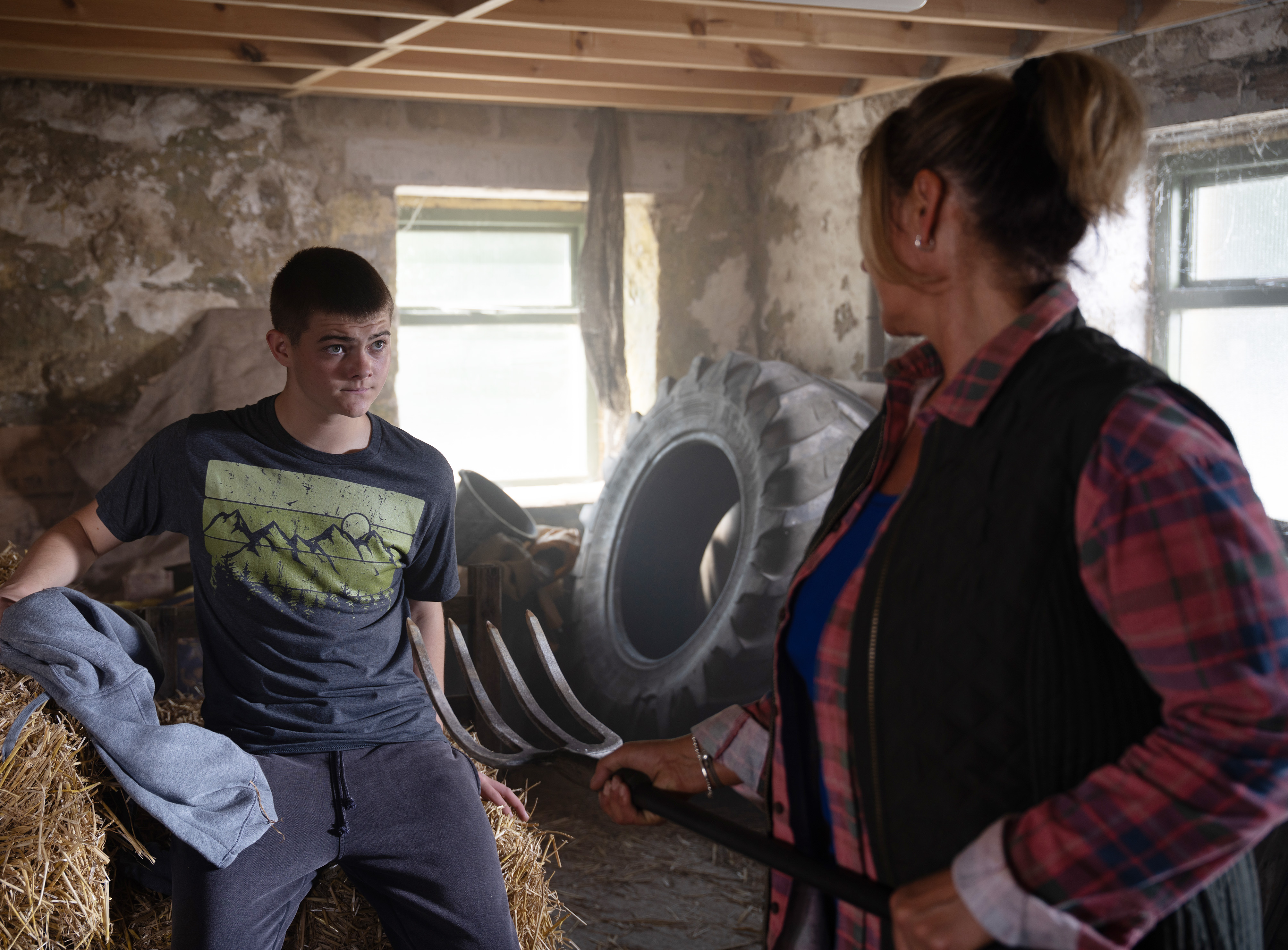 Moira confronts Dylan
