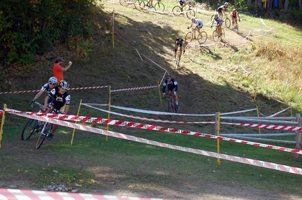 Crystal Anthony and the women's elite field navigating a very technical descent.