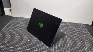 Zwarte gaming-laptop