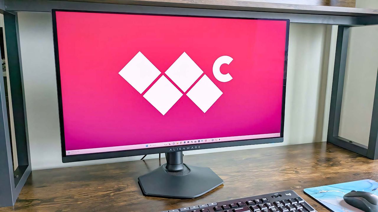 Alienware AW2725DF Windows Central logo hero.