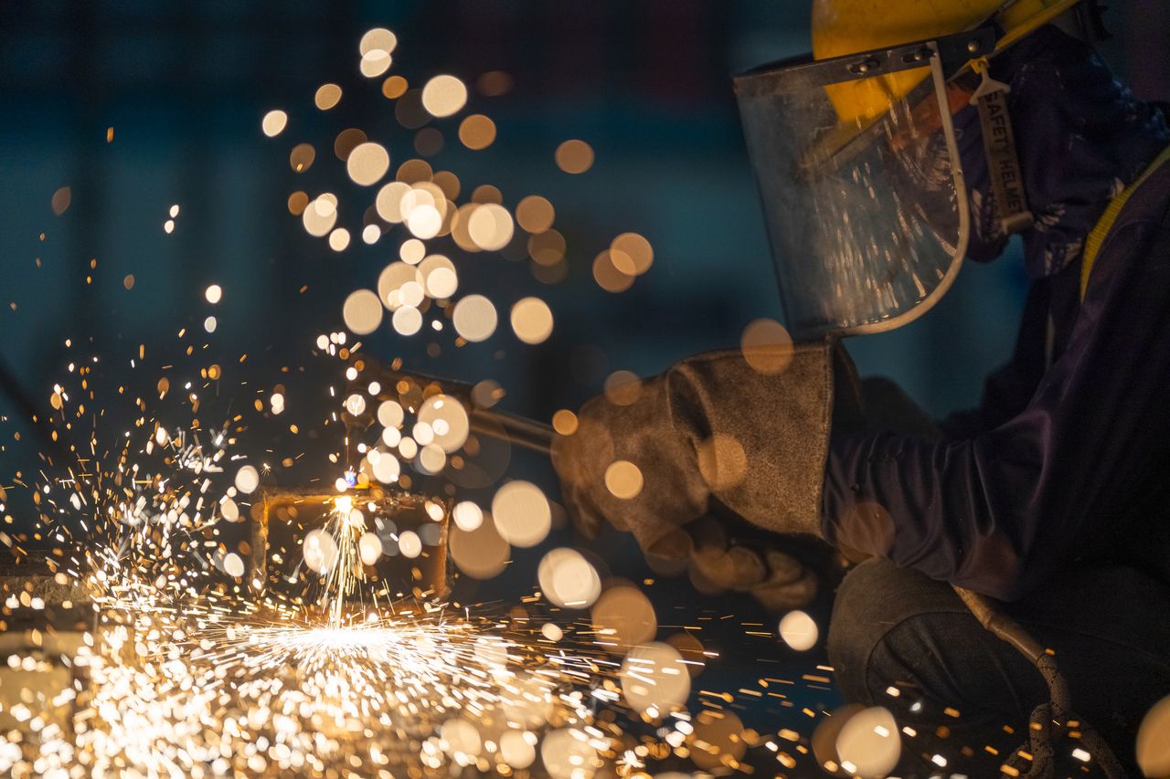 MoneyWireDaily — Manufacturers Face Crunch on Industrial Metals