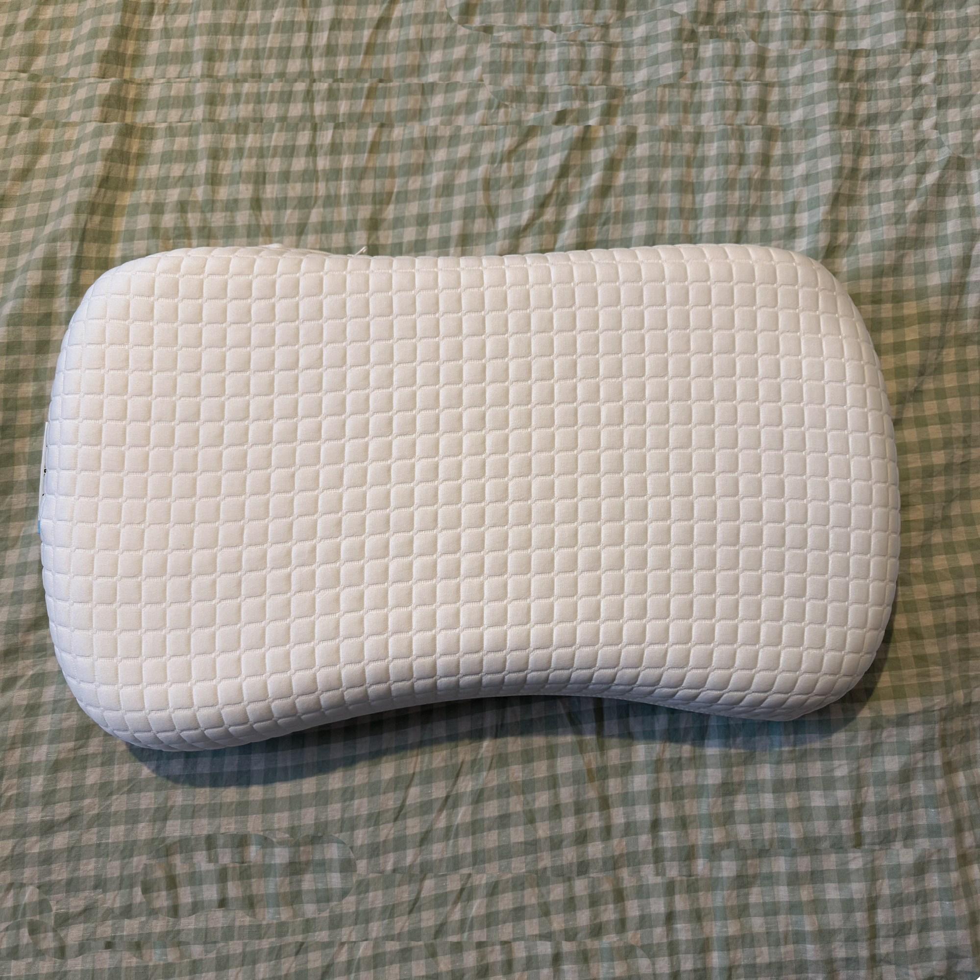 The IKEA KLUBBSPORRE pillow being tested at home