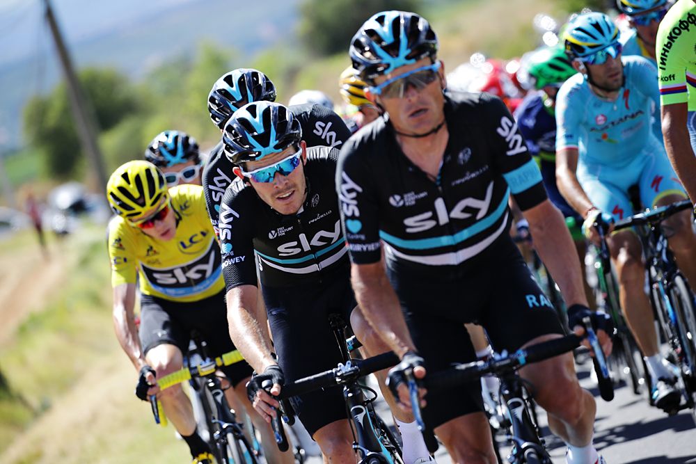Luke Rowe and Vasil Kiriyenka lead the Sky strain for Froome