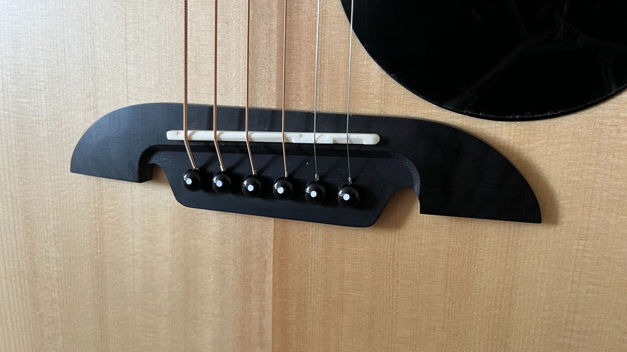 Close up of Alvarez AD30 bridge