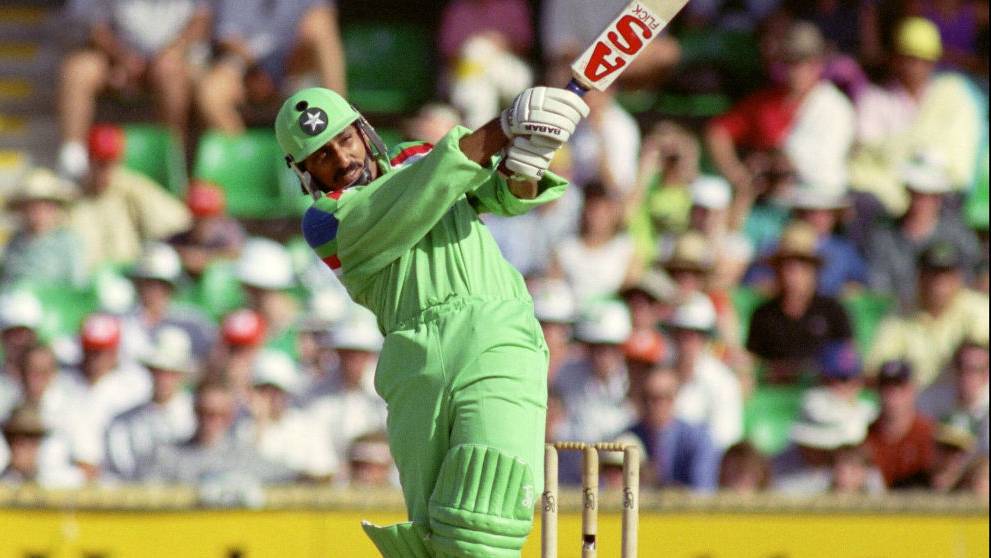 Pakistan batsman Ramiz Raja hits out against the bowling of Australia's Mike Whitney in World Cup cricket action in Melbourne 11 March 1992.