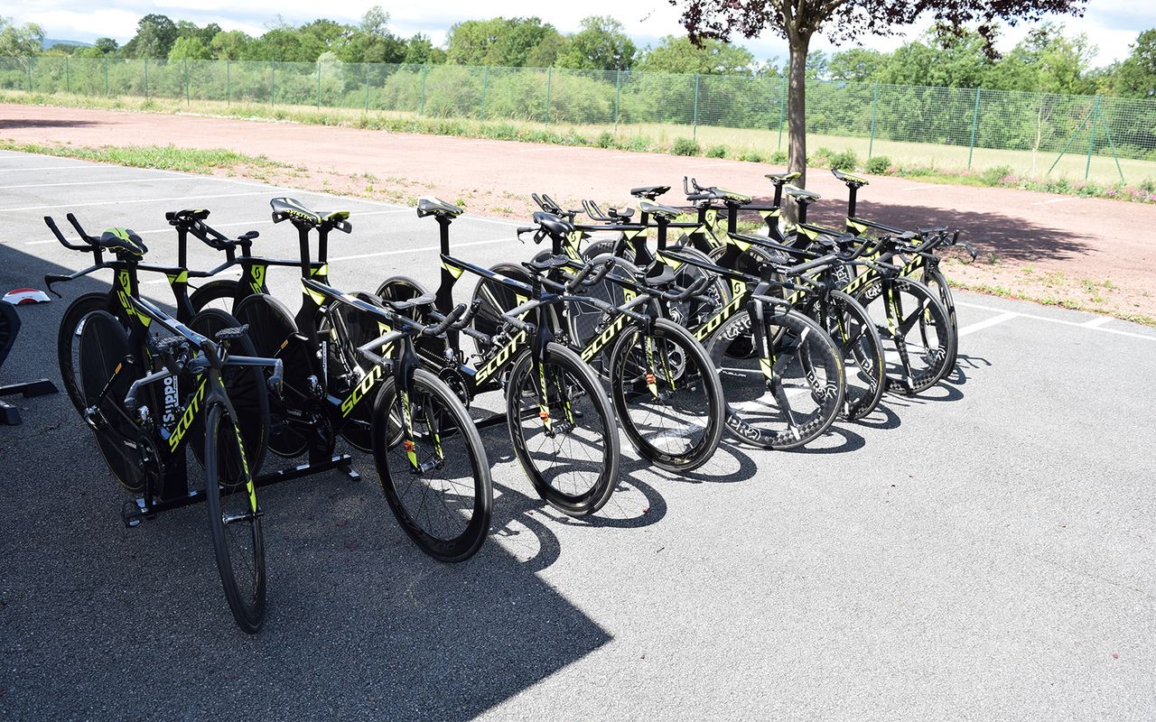 Mitchelton-Scott riders each had two time trial bikes for the stage