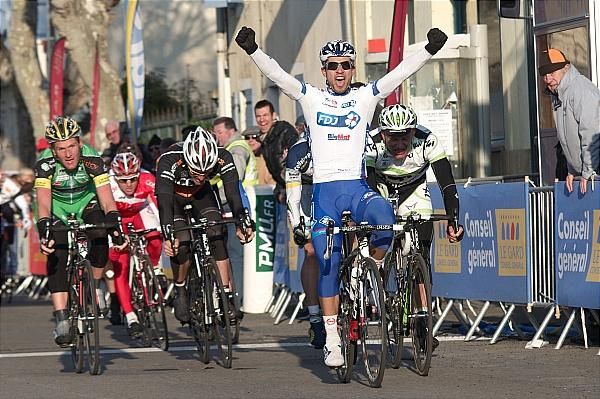 Nacer Bouhanni (FDJ-BigMat) wins stage 1
