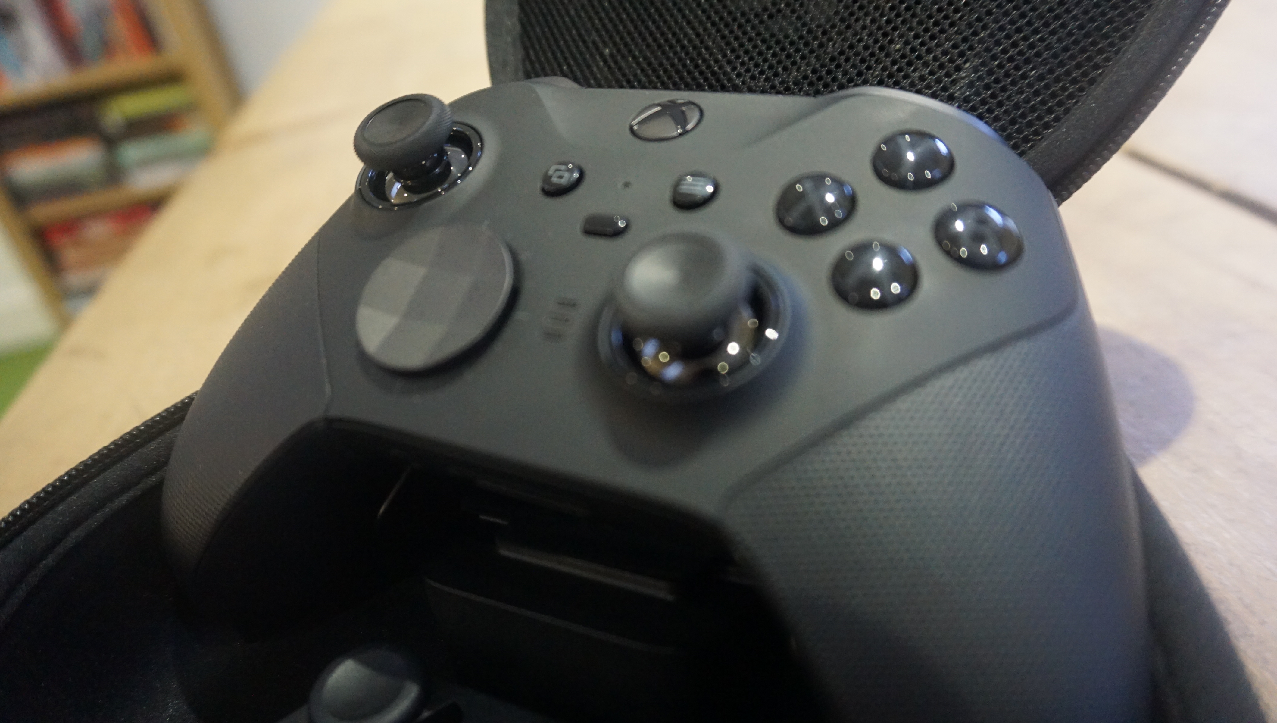 Crean un mando para Xbox con el diseño de los de PlayStation