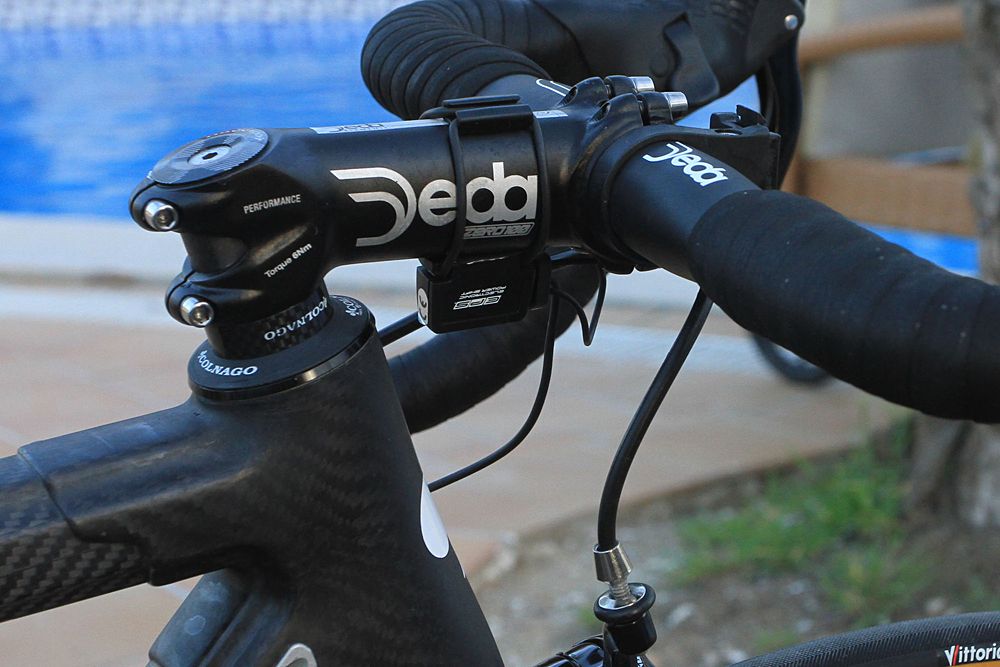 Elisa Longo Borghini's (Wiggle High5) Colnago C60 comes with a Deda Superleggero stem