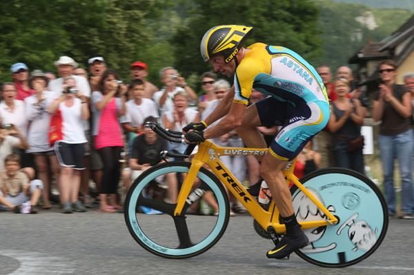 Lance Armstrong (Astana) concentrates