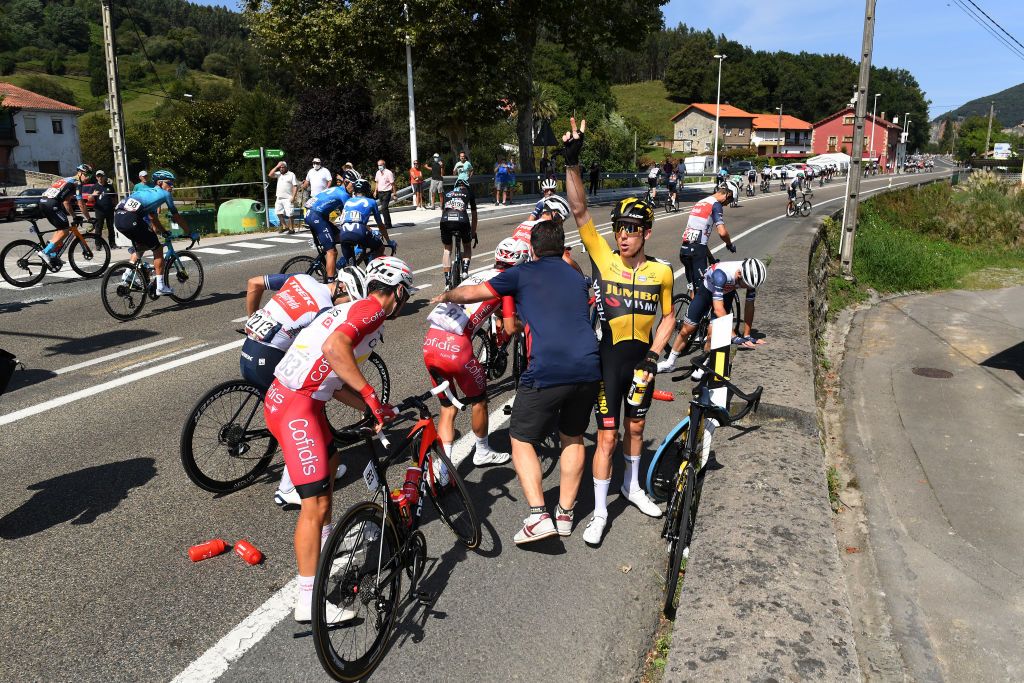 SANTA CRUZ DE BEZANA SPAIN AUGUST 31 Steven Kruijswijk of Netherlands and Team Jumbo Visma C involved in a crash during the 76th Tour of Spain 2021 Stage 16 a 180km stage from Laredo to Santa Cruz de Bezana lavuelta LaVuelta21 on August 31 2021 in Santa Cruz de Bezana Spain Photo by Tim de WaeleGetty Images