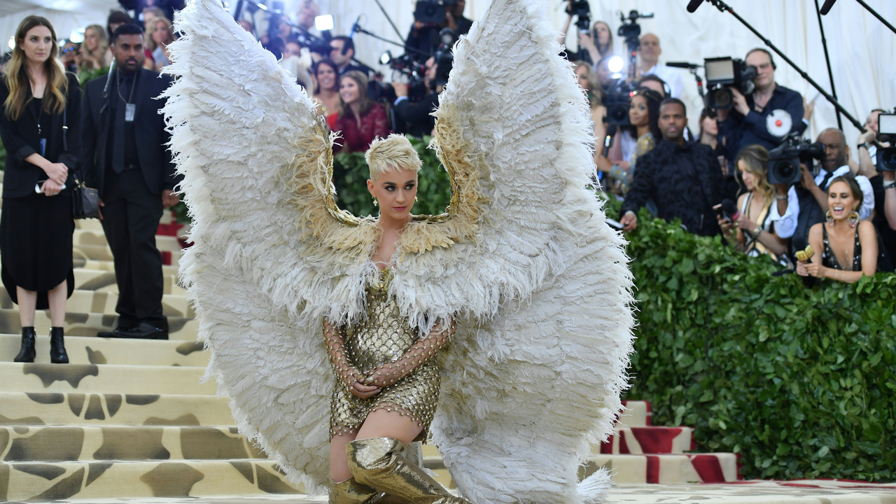 Katy Perry arrives for the 2018 Met Gala on May 7, 2018, at the Metropolitan Museum of Art in New York. - The Gala raises money for the Metropolitan Museum of Arts Costume Institute. The Gala&#039;s 2018 theme is Heavenly Bodies: Fashion and the Catholic Imagination