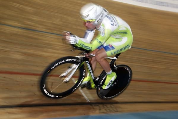 Elia Viviani (Liquigas-Cannondale) at speed